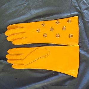 Women's Neiman Marcus large gloves.